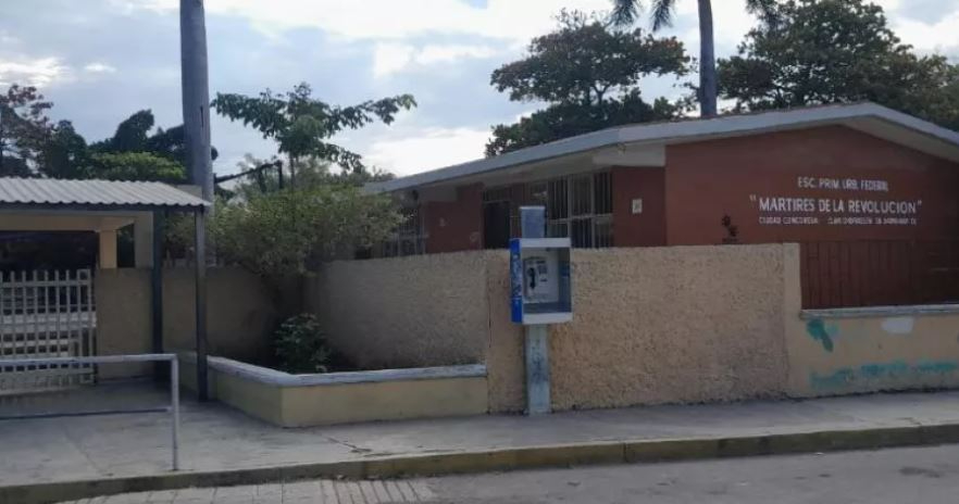 Descubren manta con amenazas en primaria de Concordia en Campeche 