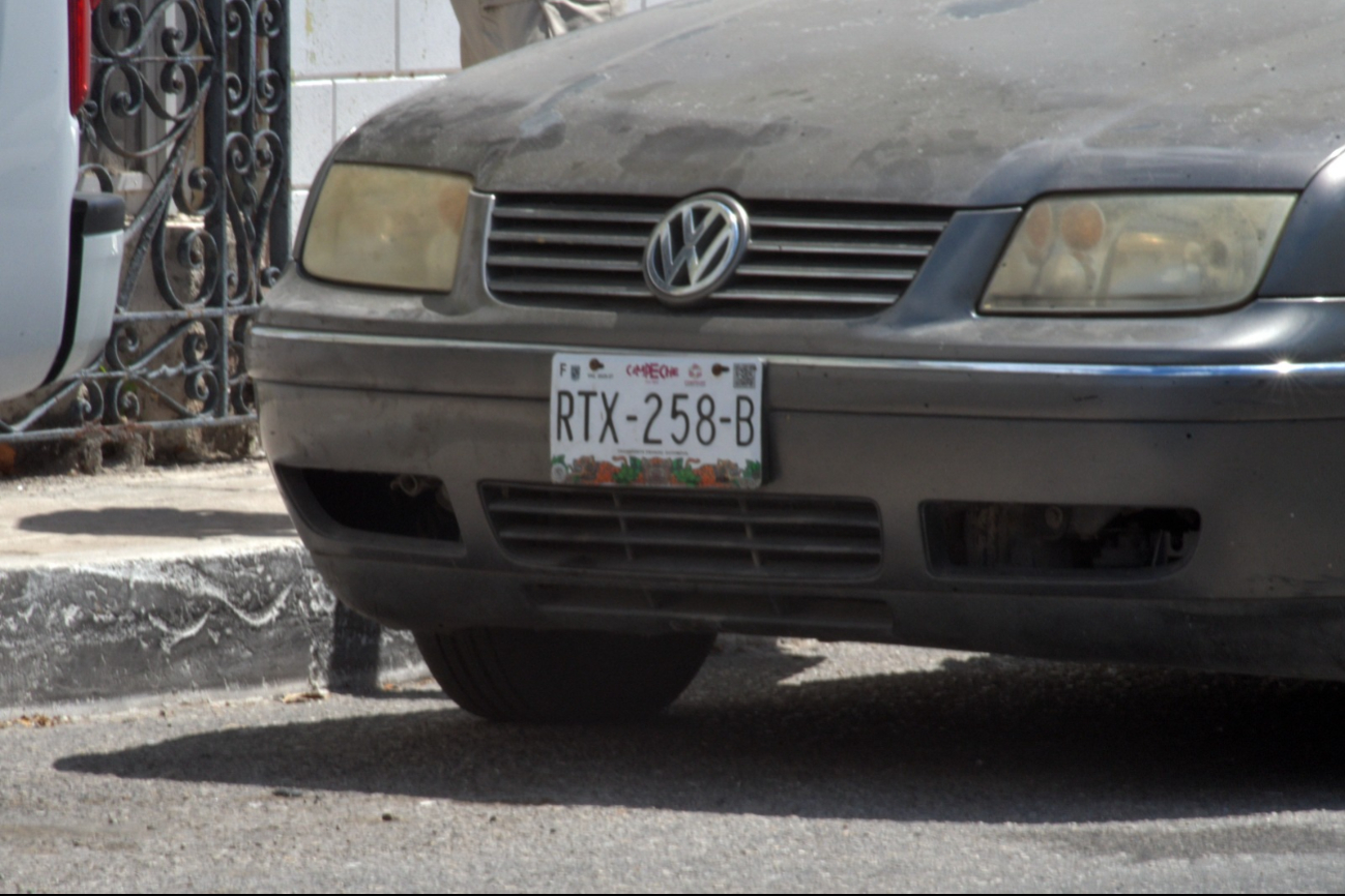 El vehículo fue detenido en el barrio de Guadalupe, donde se descubrió que tenía placas falsas El vehículo fue detenido en el barrio de Guadalupe, donde se descubrió que tenía placas falsas