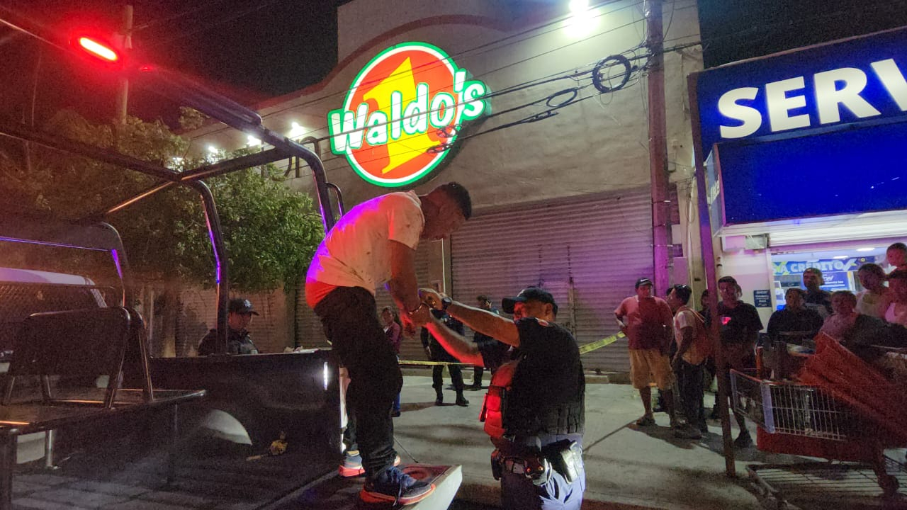 Golpes fueron realizados hacia un sujeto acusado de robar las pertenencias de sus compañeros de trabajo.