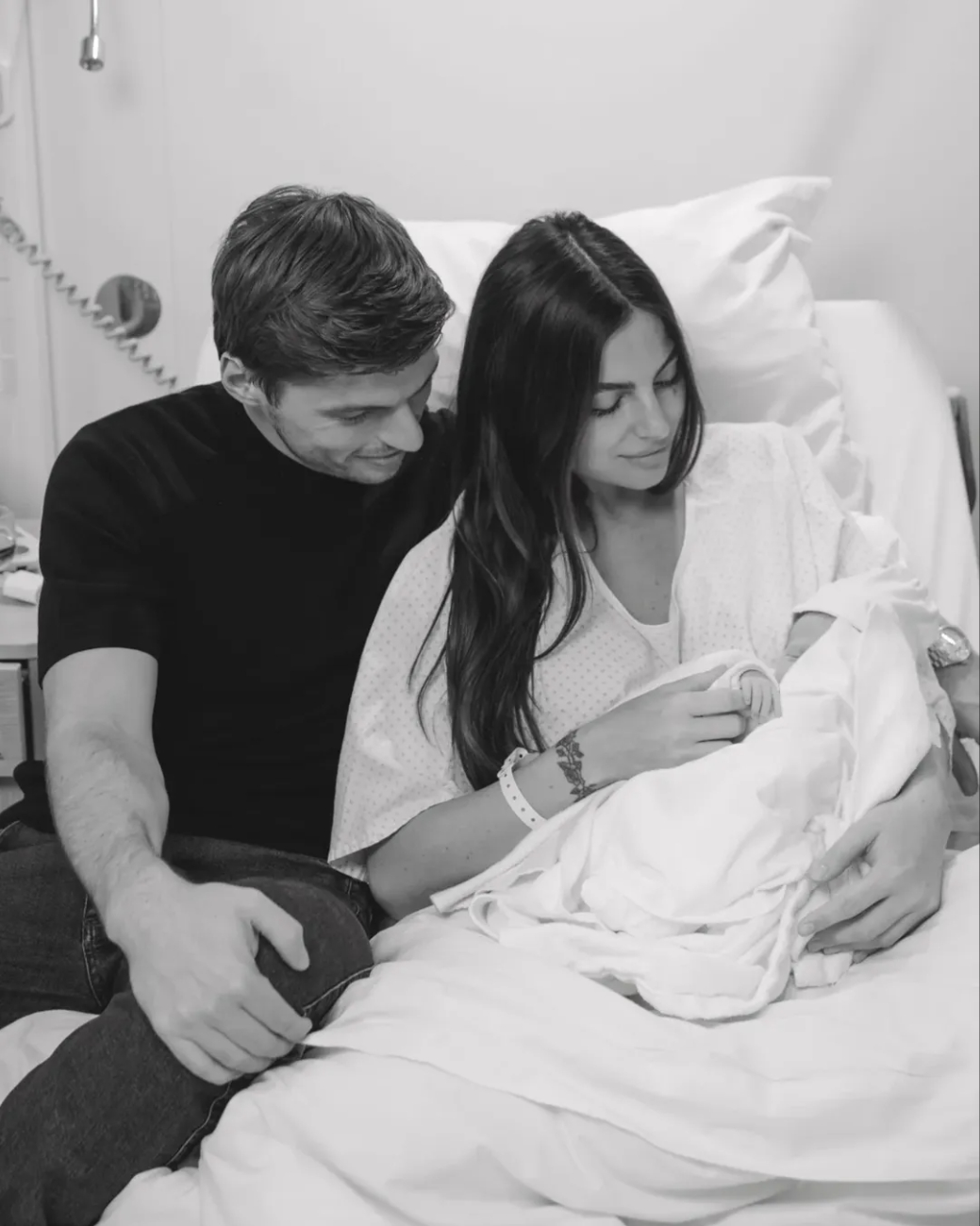 Max Verstappen y Kelly Piquet anuncian el nacimiento de su hija Lily 