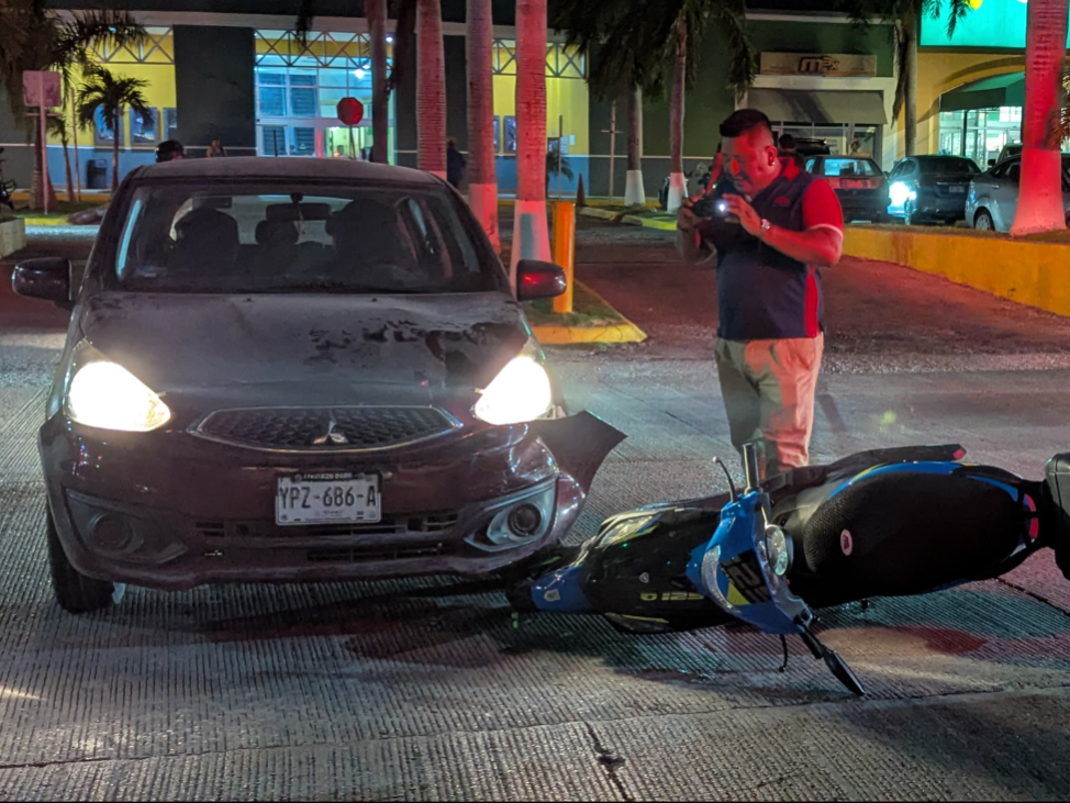La motociclista fue atendida en el lugar por la Cruz Roja sin requerir traslado La motociclista fue atendida en el lugar por la Cruz Roja sin requerir traslado