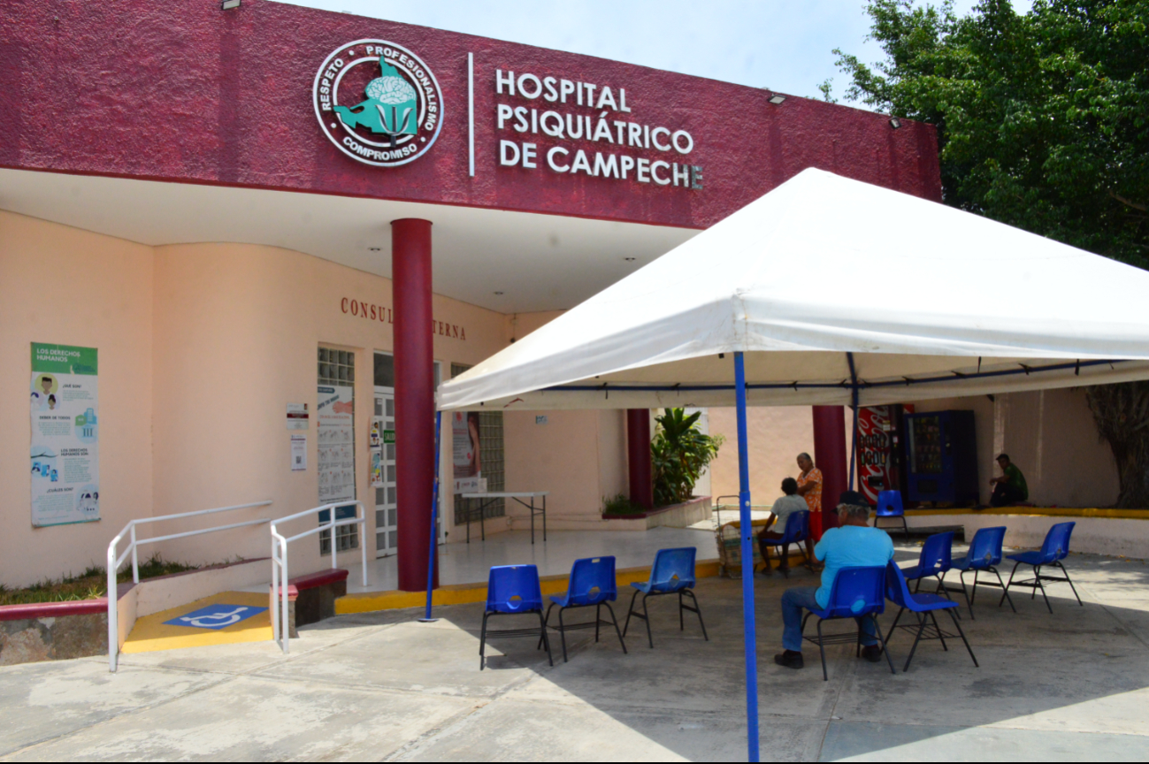 Psicólogos atienden hasta 15 consultas diarias. Psicólogos atienden hasta 15 consultas diarias.
