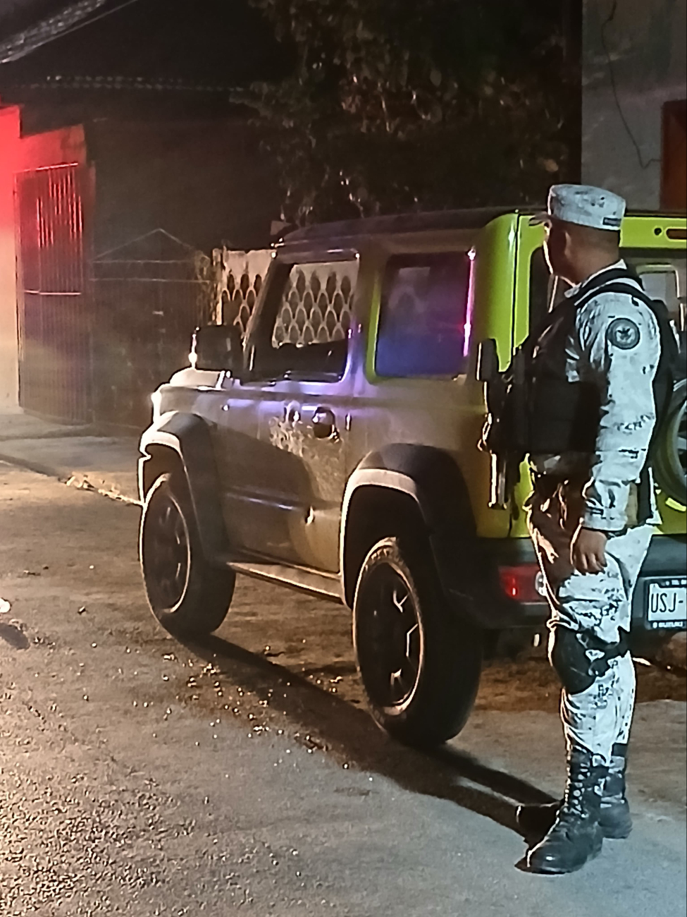 “Cuco” Vera y el “Tac Tac” se encontraban en un jeep verde limón. “Cuco” Vera y el “Tac Tac” se encontraban en un jeep verde limón.