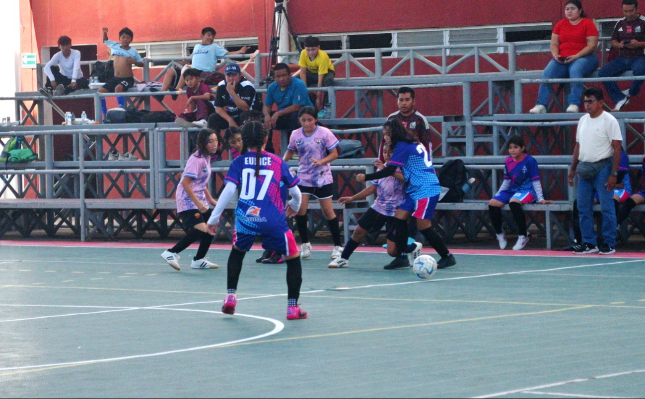 Niños campechanos representarán al estado en torneo de FIFA y SEP