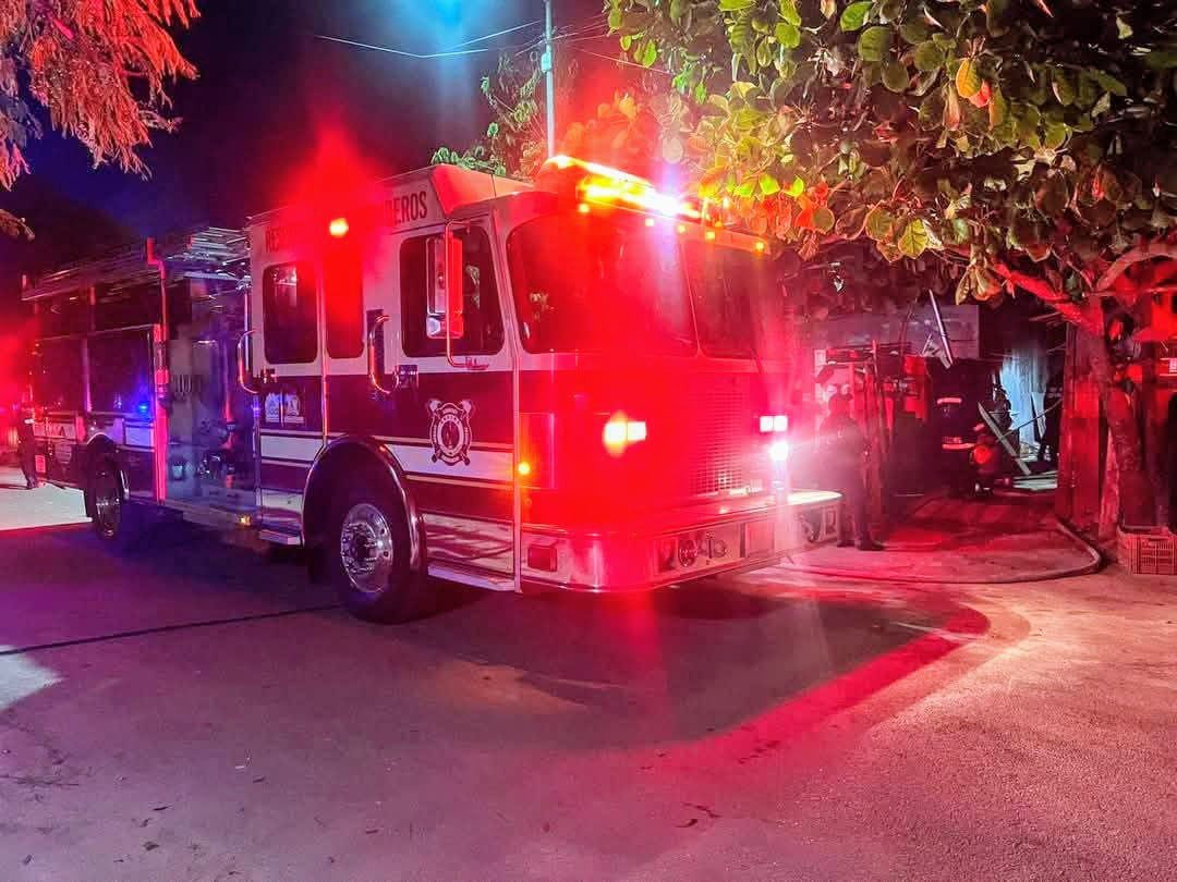 Se incendia vivienda en colonia Fraternidad Antorchistas de Chetumal