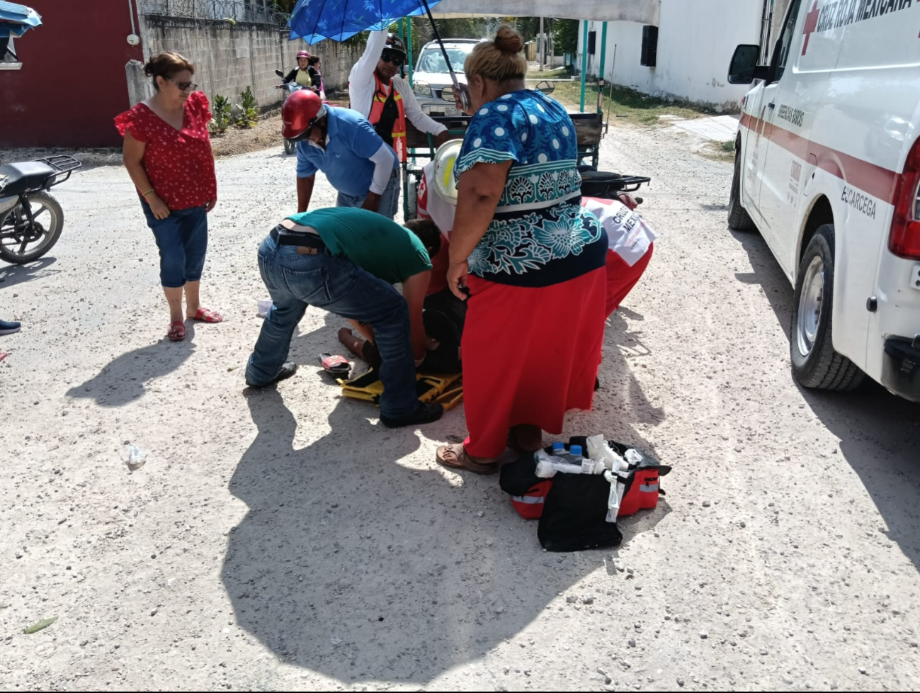 Motociclista se da a la fuga tras accidente con dos mujeres en Escárcega