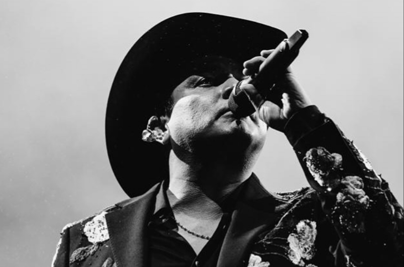 Esta es la segunda ocasión que cancelan la visa de trabajo del cantante