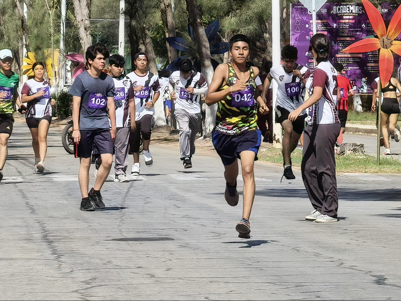 Más de 300 estudiantes carmelitas corren por la salud en el Día del Estudiante