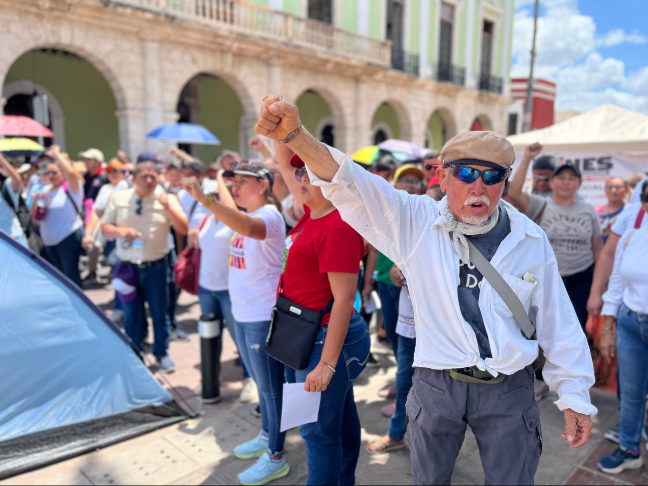 Maestros de Yucatán mantendrán sus protestas y plantones Maestros de Yucatán mantendrán sus protestas y plantones