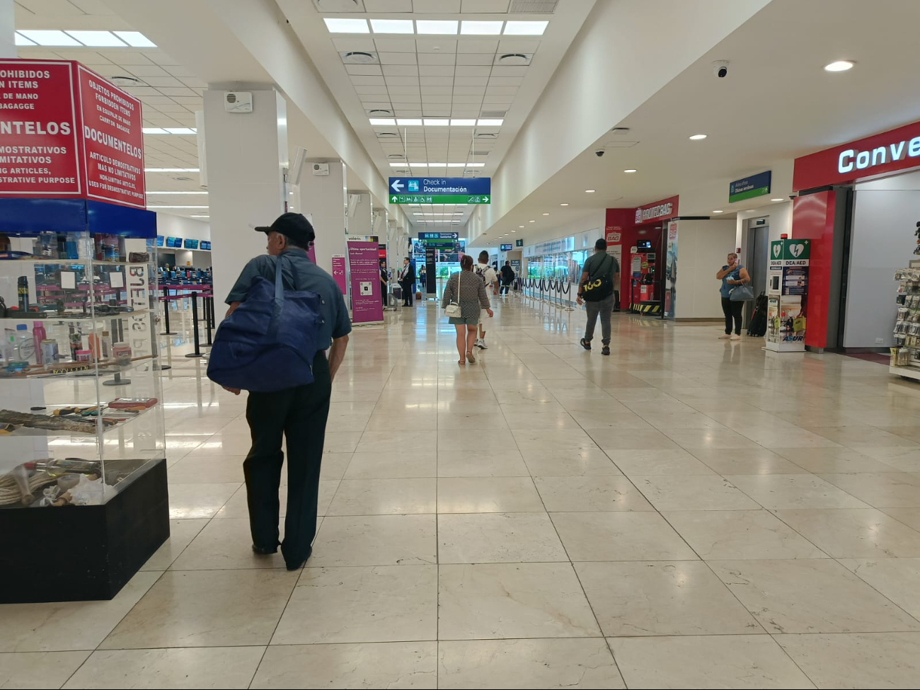 A pesar de una protesta de maestros en el Aeropuerto Internacional de Ciudad de México, no hubo afectaciones en los vuelos entre Mérida y la capital. A pesar de una protesta de maestros en el Aeropuerto Internacional de Ciudad de México, no hubo afectaciones en los vuelos entre Mérida y la capital.