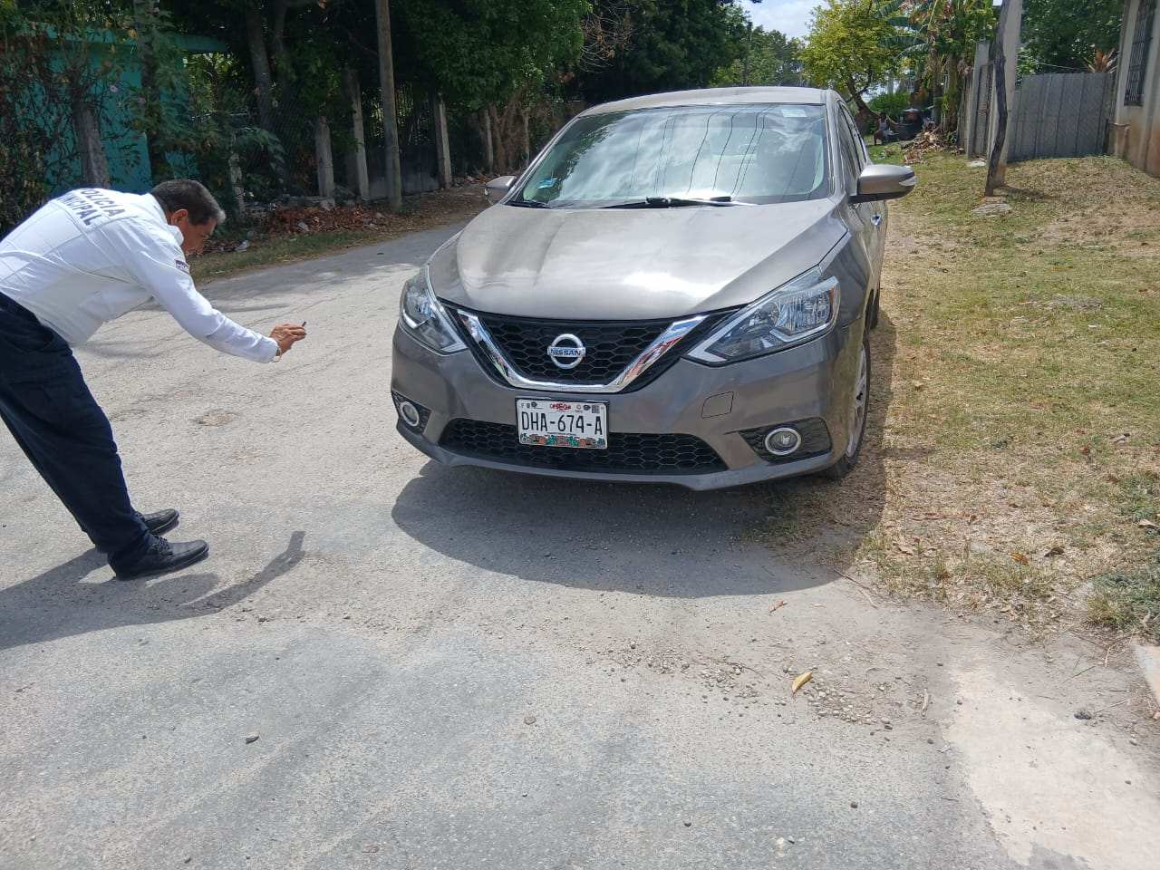 El auto Nissan fue el responsable del accidente, al no hacer el alto obligatorio. El auto Nissan fue el responsable del accidente, al no hacer el alto obligatorio.