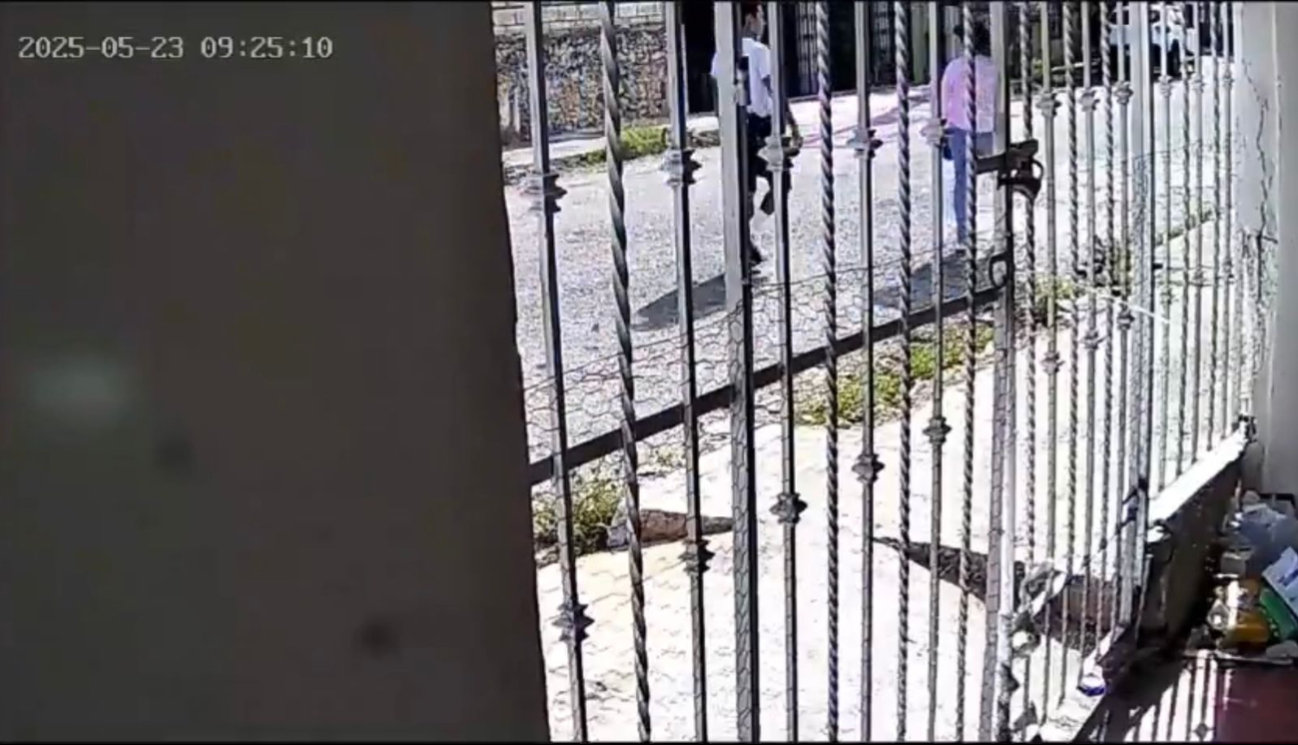 Cámara de seguridad capta asalto que presuntamente habría ocurrido en la ciudad de Mérida  