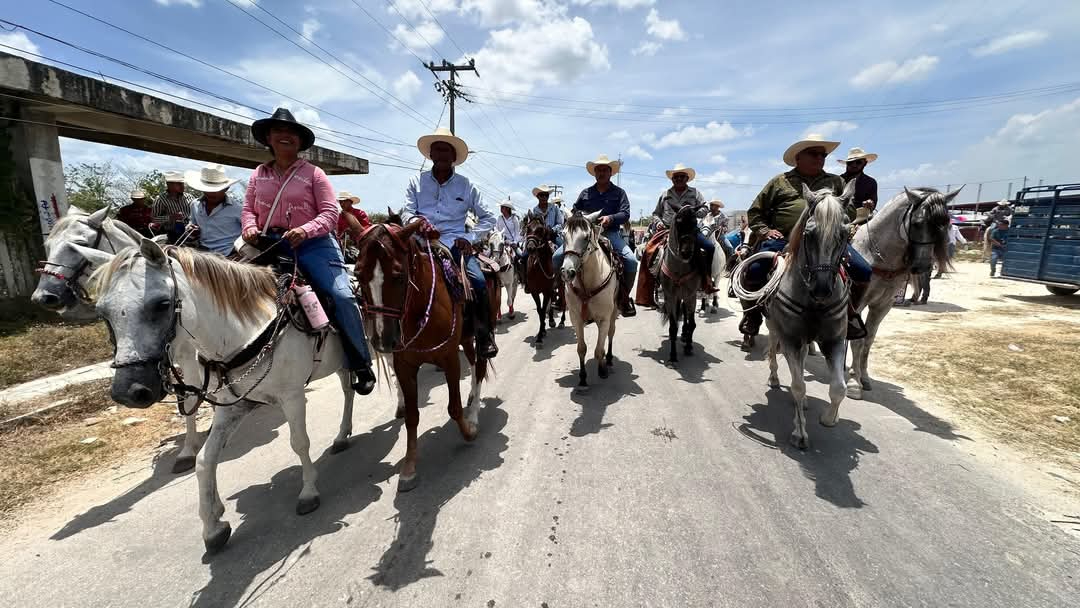 En esta cabalgata participaron jinetes de toda la Península. En esta cabalgata participaron jinetes de toda la Península.