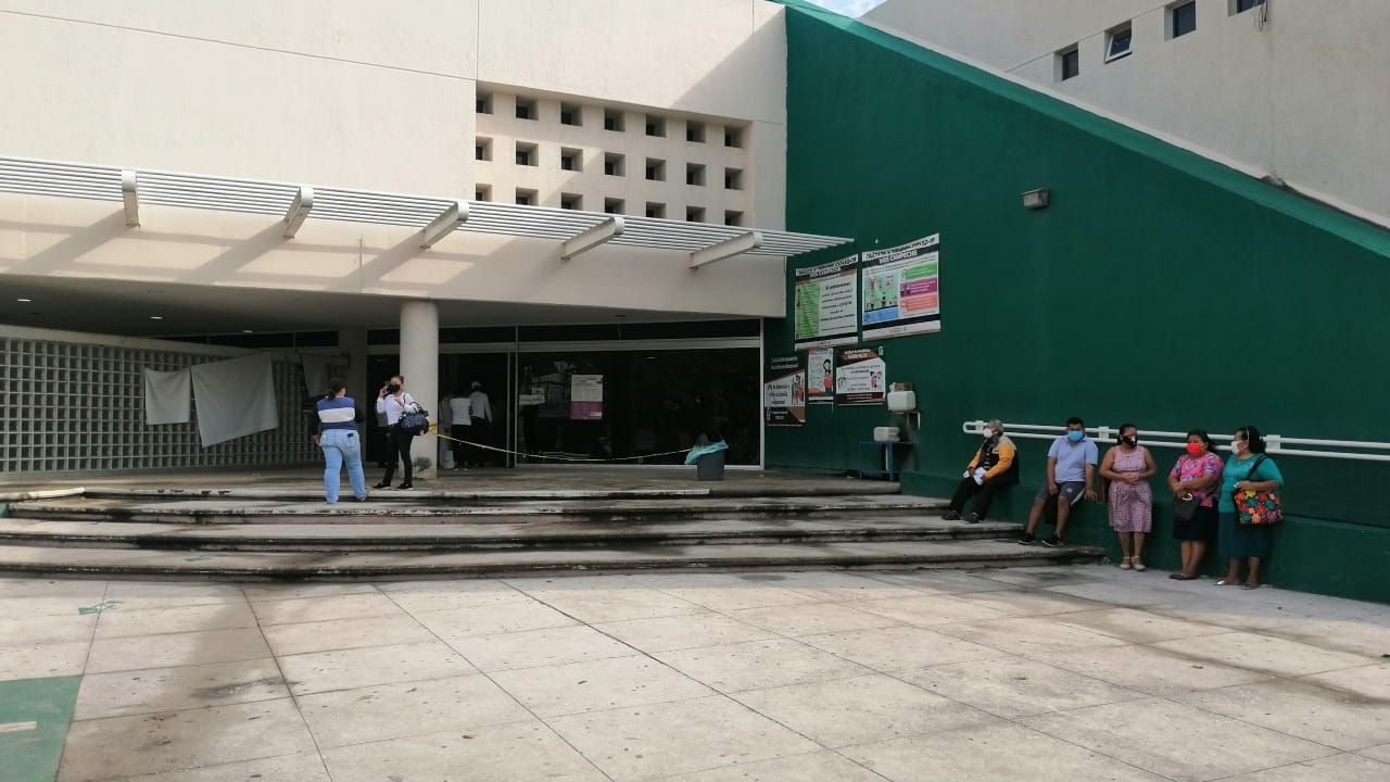 Hay desabasto constante de medicamentos, a pesar de que los reportes oficiales indican lo contrario. Hay desabasto constante de medicamentos, a pesar de que los reportes oficiales indican lo contrario.