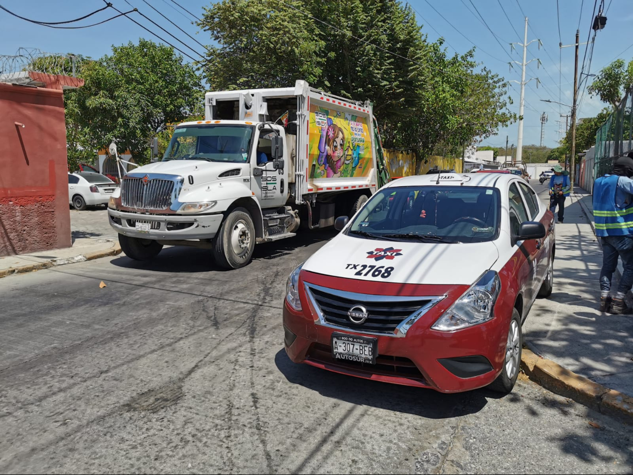Joven resulta herido tras intentar abordar camión de basura en movimiento Joven resulta herido tras intentar abordar camión de basura en movimiento