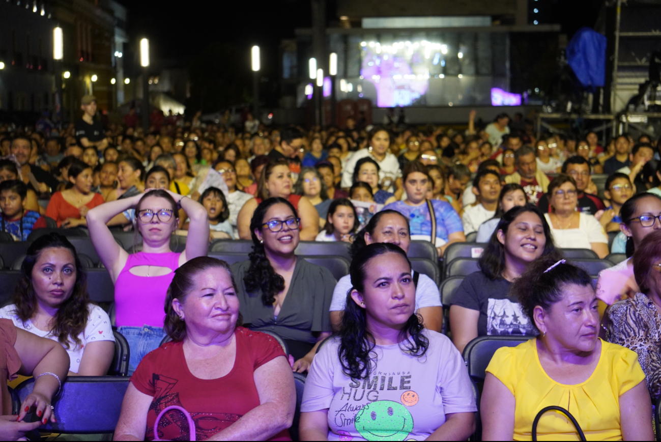 Madres campechanas vibran con Yahir en inolvidable noche de música y emoción Madres campechanas vibran con Yahir en inolvidable noche de música y emoción