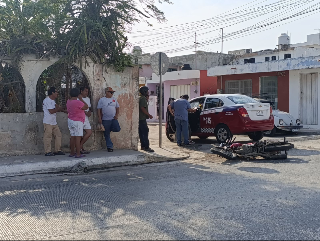 Taxista causa accidente vial Taxista causa accidente vial