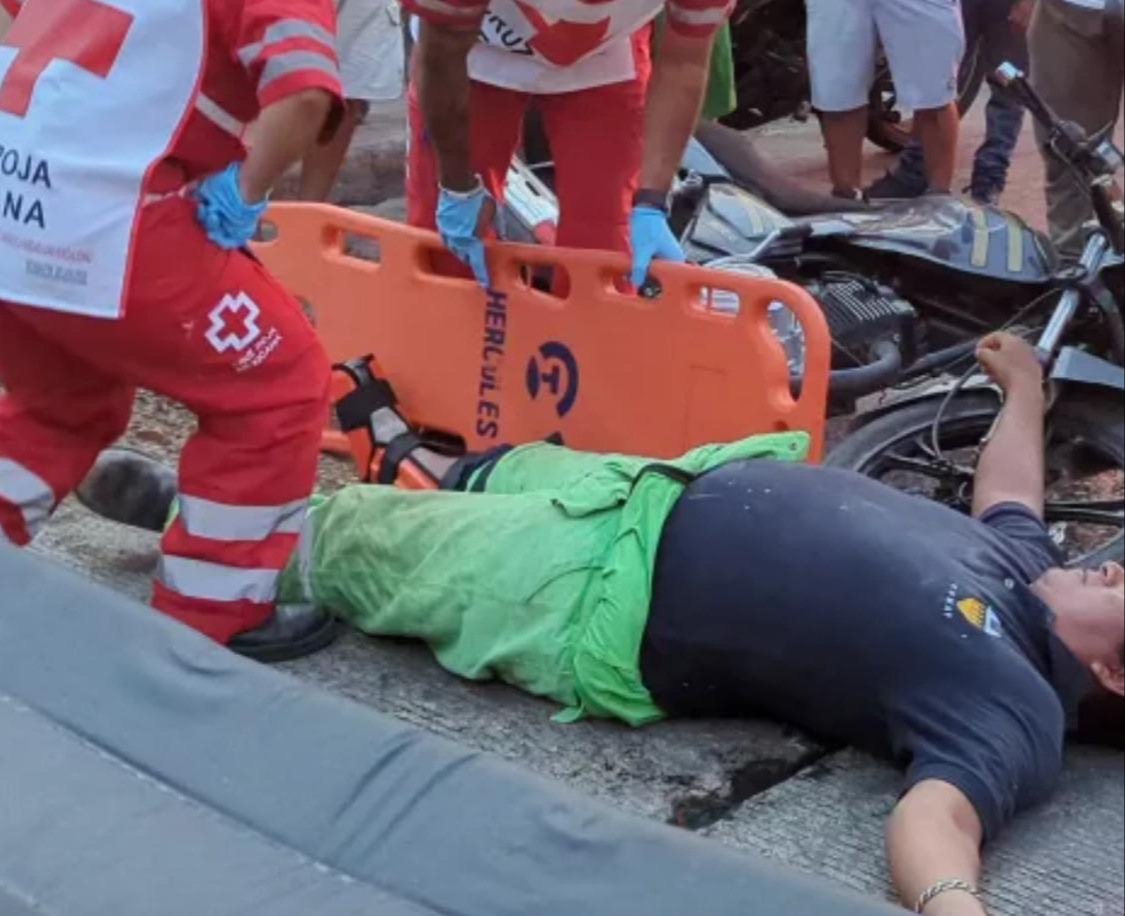 Grave accidente vial en Ciudad del Carmen deja a motociclista con fractura, tuvo que ser hospitalizado