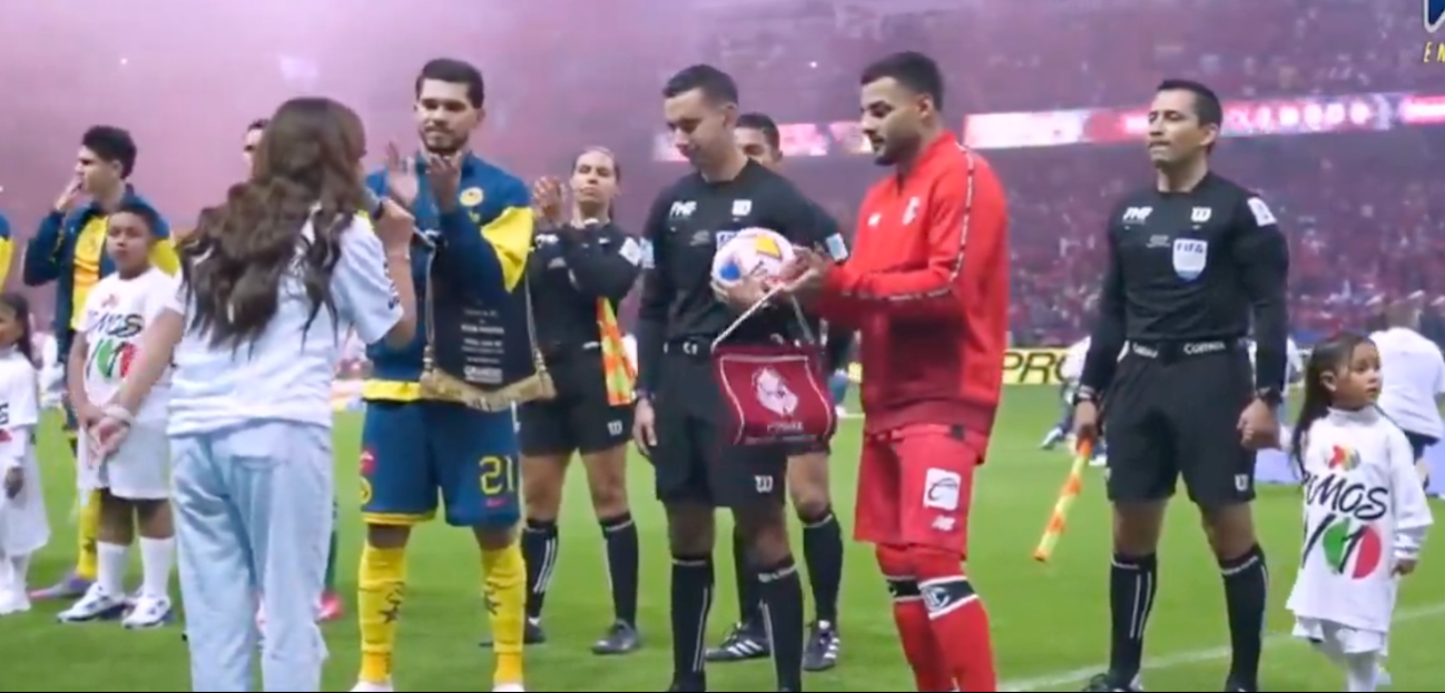 Joven rompe el protocolo en la Final   de la Liga MX: "juega limpio y siente tu liga y arriba el Toluca"