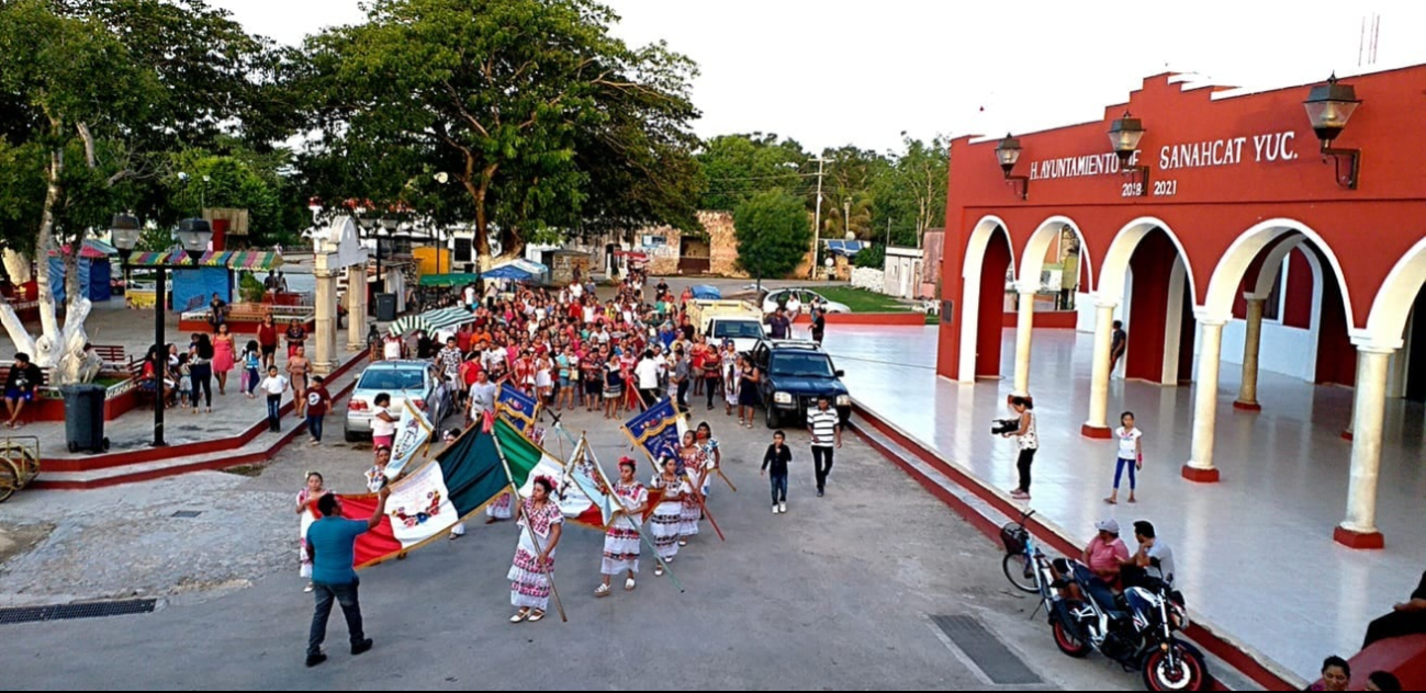 Su gente ha demostrado una notable capacidad de adaptación para la supervivencia, forjando la identidad de su presente, sin olvidar sus raíces y tradiciones. Su gente ha demostrado una notable capacidad de adaptación para la supervivencia, forjando la identidad de su presente, sin olvidar sus raíces y tradiciones.