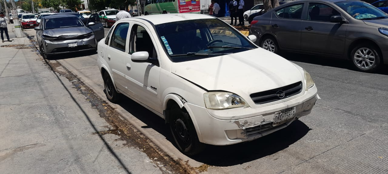 Carambola en Campeche por exceso de velocidad: tres vehículos involucrados Carambola en Campeche por exceso de velocidad: tres vehículos involucrados