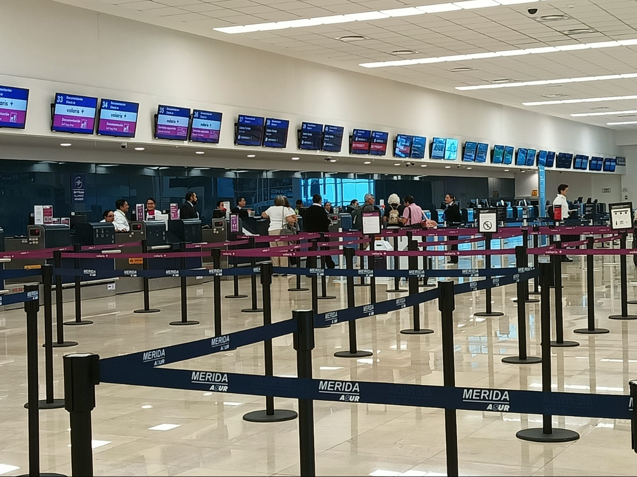 Se mantiene la regular afluencia de pasajeros en el aeropuerto de Mérida Se mantiene la regular afluencia de pasajeros en el aeropuerto de Mérida