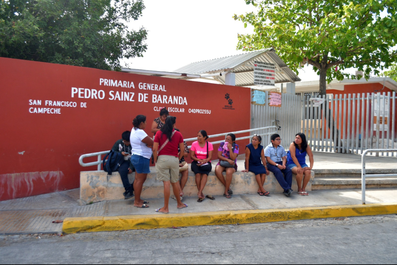 Escuela cerrada: padres denuncian desvío de recursos de LEN Escuela cerrada: padres denuncian desvío de recursos de LEN