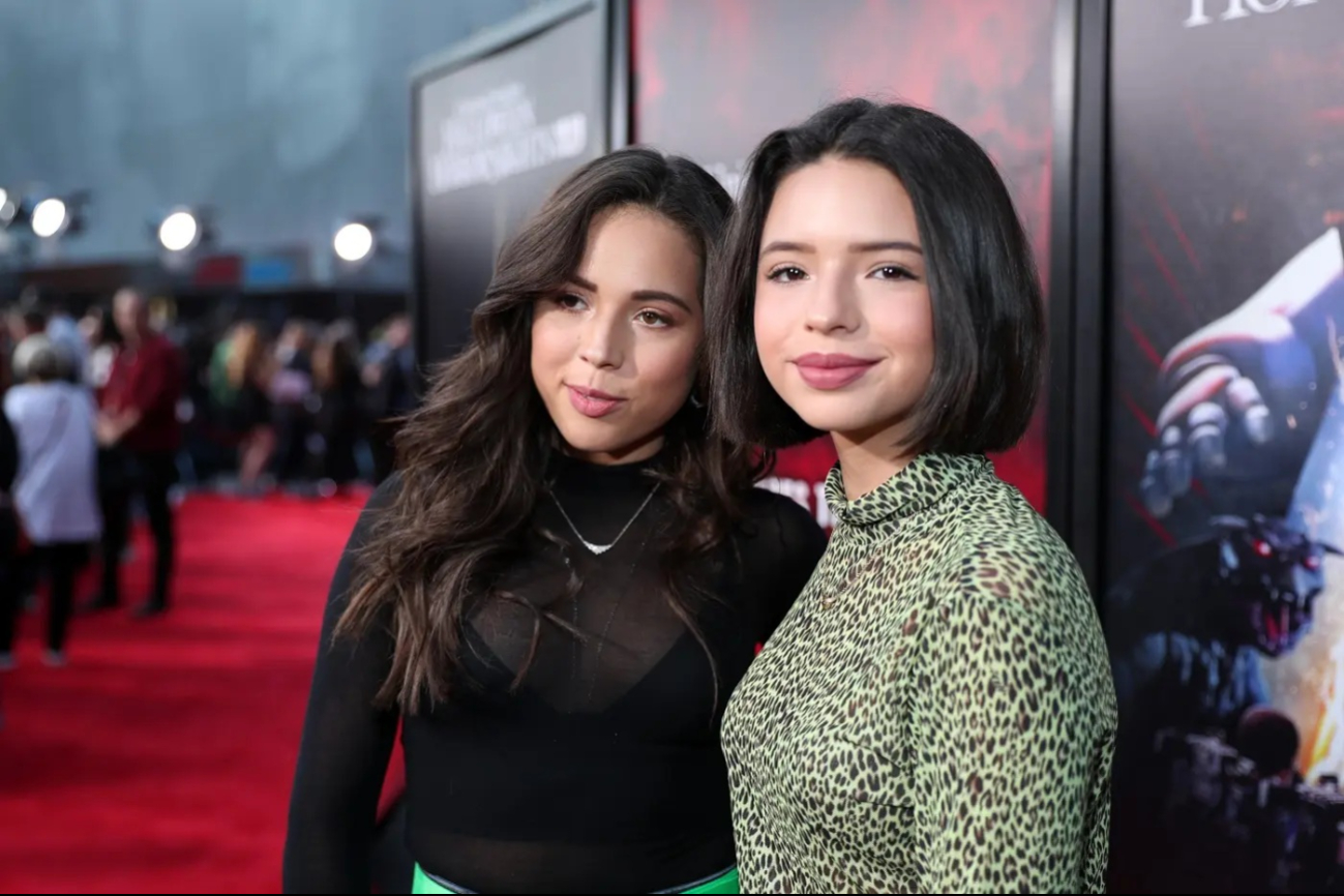 Así cantó Majo Aguilar, prima de Ángela, el himno nacional en la pelea del Canelo Así cantó Majo Aguilar, prima de Ángela, el himno nacional en la pelea del Canelo