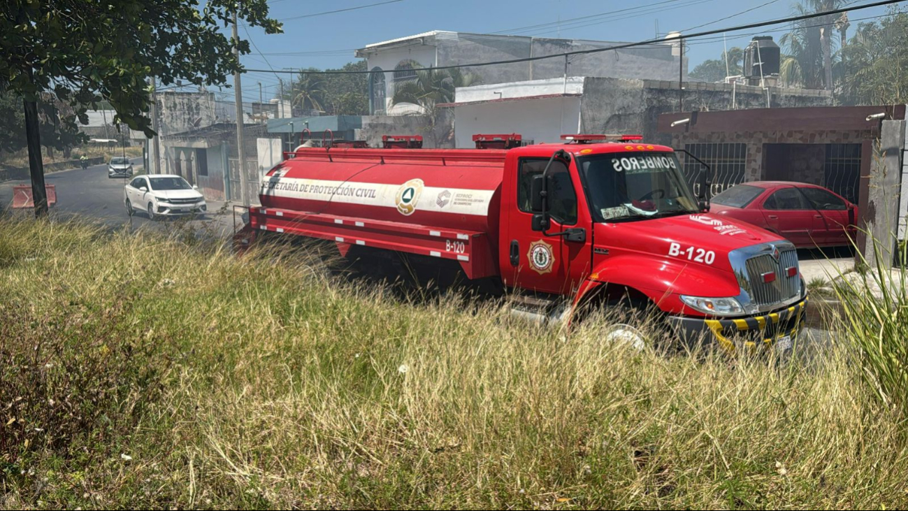 Los vecinos alertaron a emergencias y el menor huyó del lugar. Los vecinos alertaron a emergencias y el menor huyó del lugar.