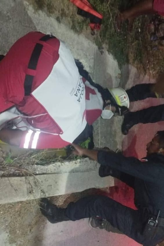 Fue trasladada al IMSS con lesiones leves.