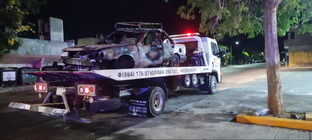 Bomberos controlan siniestro vehicular en Villas del Sol; no hubo heridos Bomberos controlan siniestro vehicular en Villas del Sol; no hubo heridos