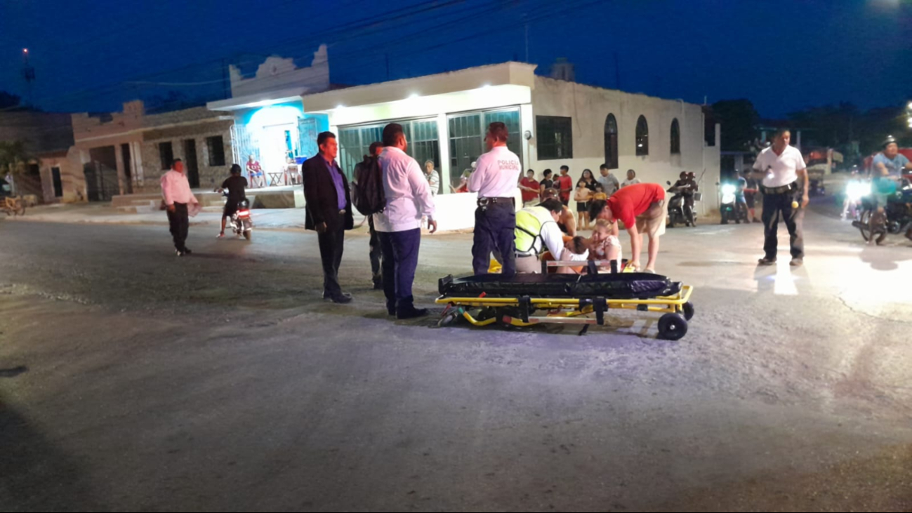 Choque de motos en Calkiní deja mujer con fractura de cadera y otro sin llegar a graduación Choque de motos en Calkiní deja mujer con fractura de cadera y otro sin llegar a graduación