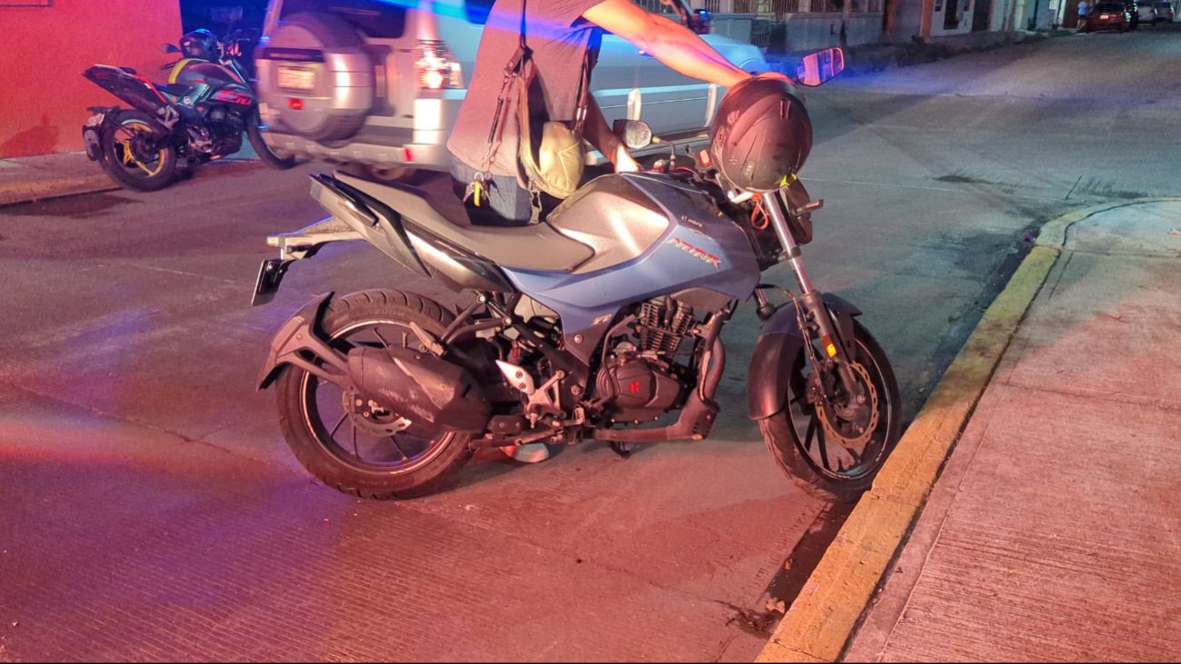 La moto fue resguardada por conocidos del conductor, para que no fuera remitida. La moto fue resguardada por conocidos del conductor, para que no fuera remitida.