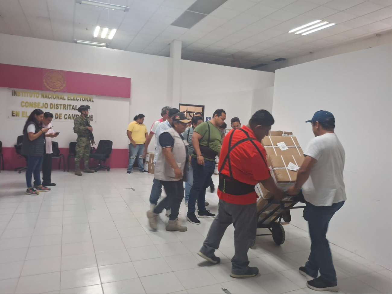 Ayer se recepcionaron más de 2 millones de boletas en el 02 Distrito Electoral Federal con sede en Ciudad del Carmen.