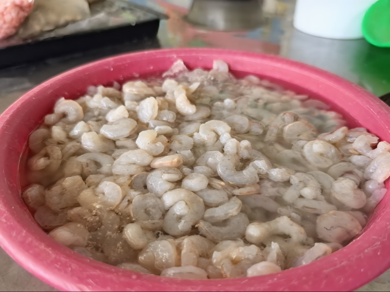 Locatarios del mercado AFA refuerzan controles en la venta de mariscos.