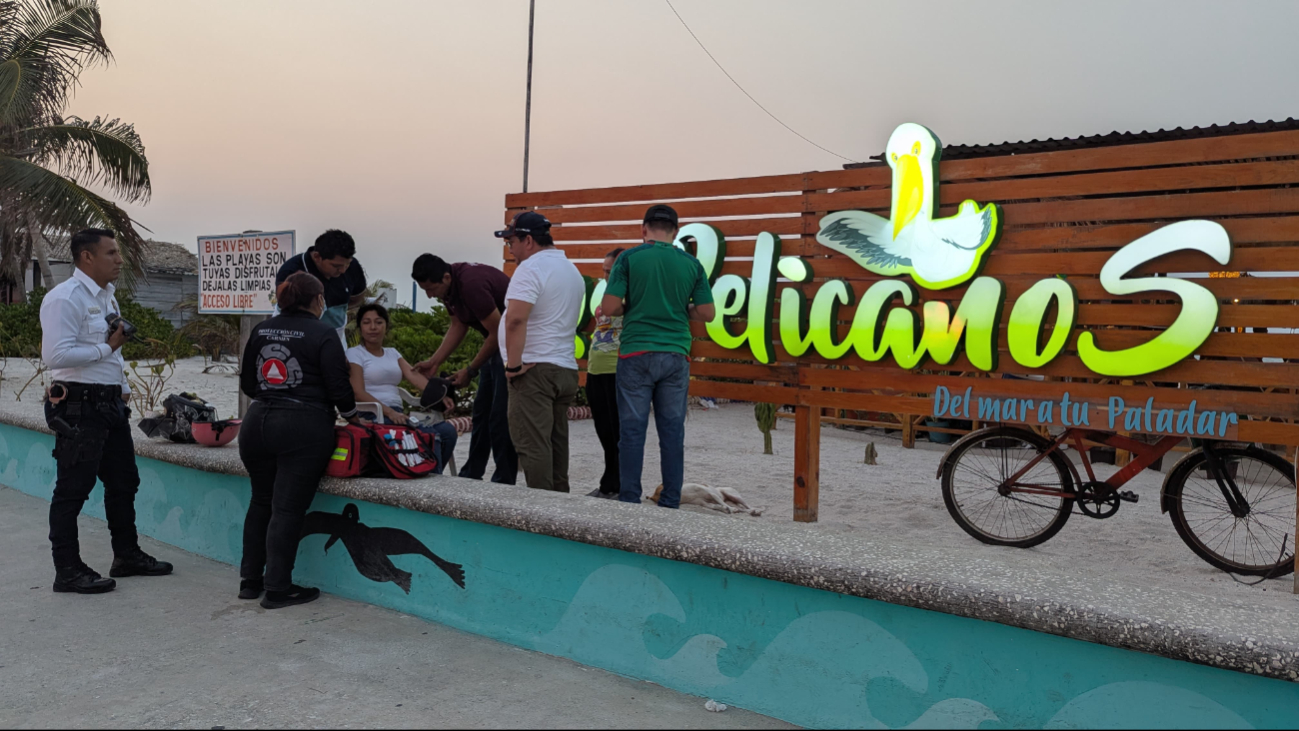 Campeche: Mujer se desvanece en vía pública y es auxiliada por paramédicos