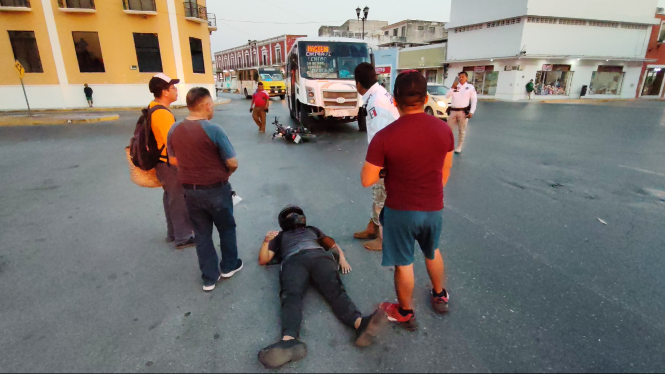 La Policía Estatal brindó auxilio en el lugar, mientras se espera la llegada de una ambulancia. La Policía Estatal brindó auxilio en el lugar, mientras se espera la llegada de una ambulancia.