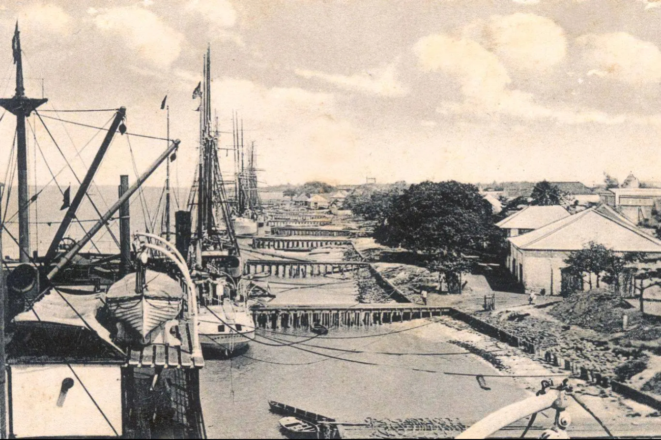Antiguamente, fue un importante centro pesquero, especialmente por la captura de camarón Antiguamente, fue un importante centro pesquero, especialmente por la captura de camarón