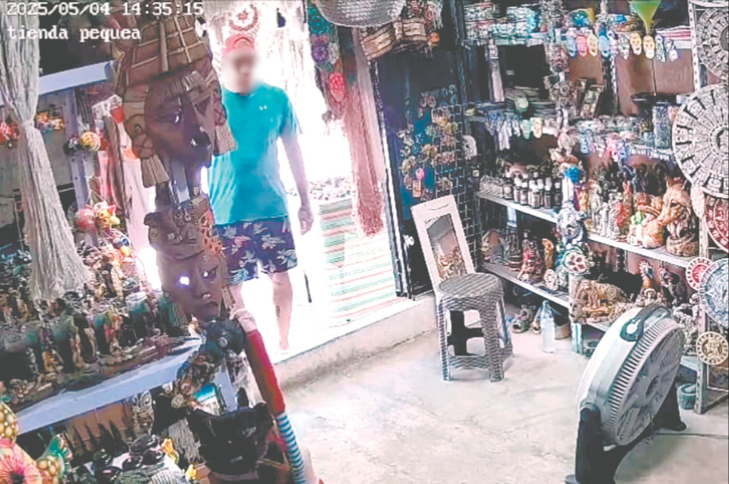 Comerciante de artesanías en Puerto Morelos denuncia a extranjero por hostigamiento: VIDEO 