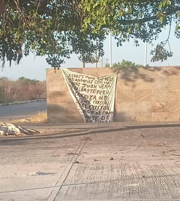 En menos de 24 horas, se incendiaron dos unidades y apareció una manta con advertencias En menos de 24 horas, se incendiaron dos unidades y apareció una manta con advertencias