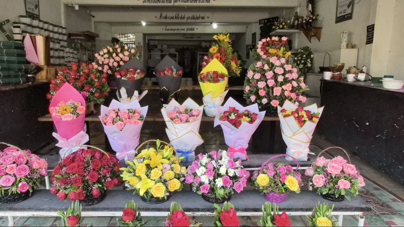 Floristas enfrentan alzas y calor extremo en el Día de las Madres 2025 Floristas enfrentan alzas y calor extremo en el Día de las Madres 2025