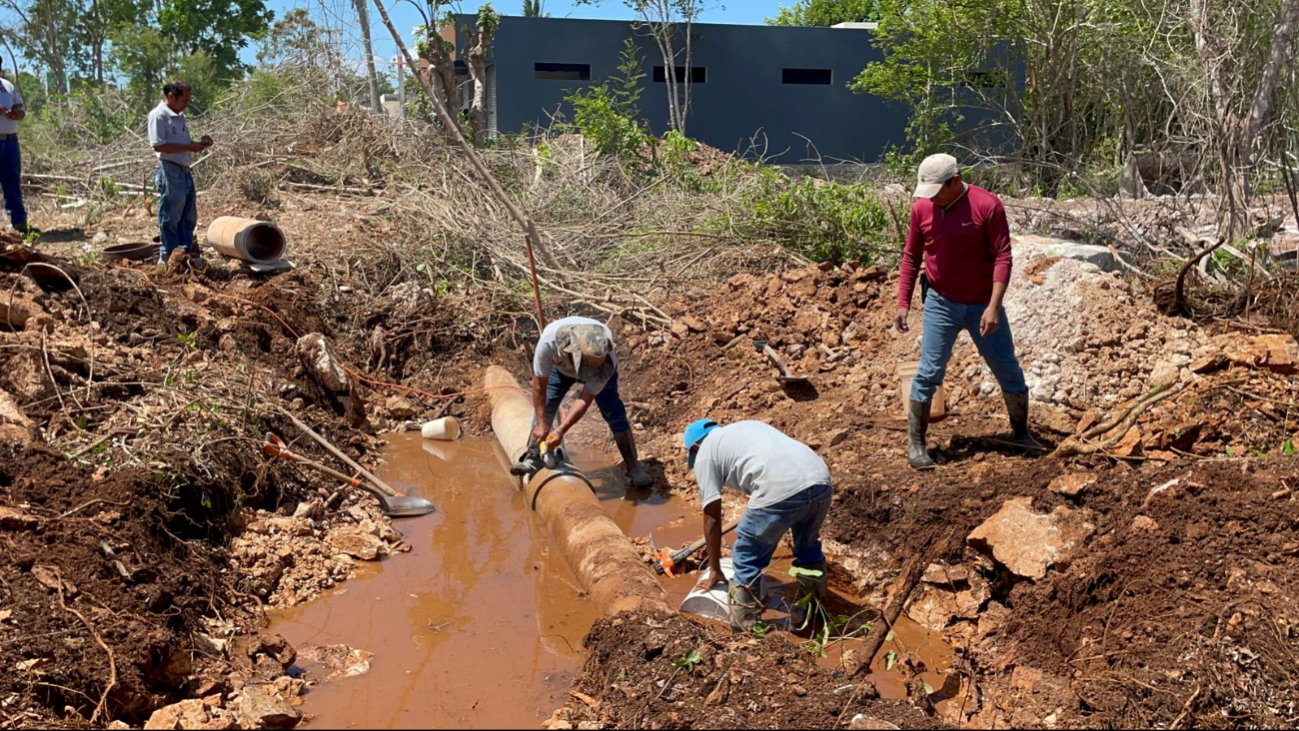 15 colonias de Felipe Carrillo Puerto quedaron sin agua durante horas por tubería averiada  