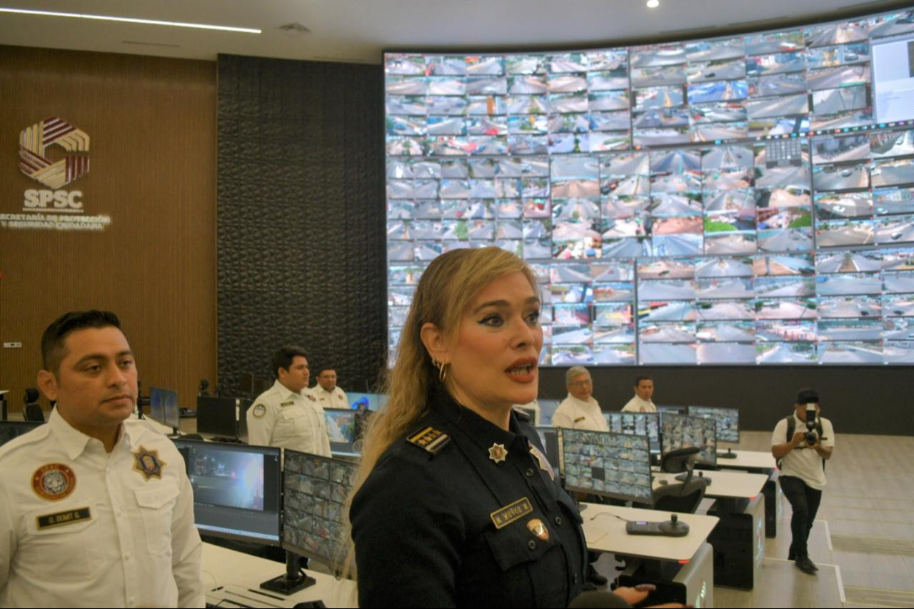 Contará con un VideoWall de gran formato, capaz de monitorear más de 300 cámaras en tiempo real. Contará con un VideoWall de gran formato, capaz de monitorear más de 300 cámaras en tiempo real.