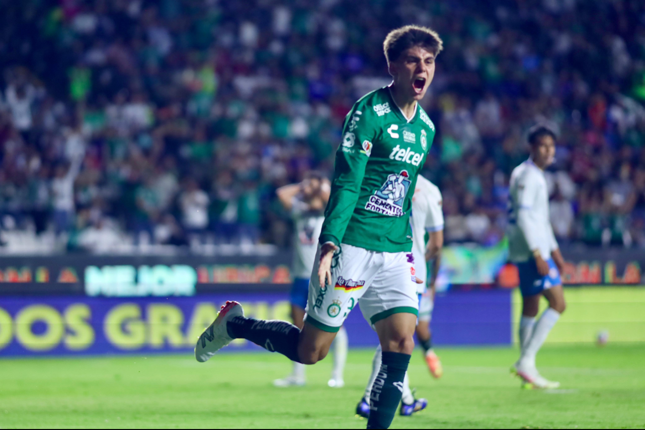 Cruz Azul sorprende al León en el Nou Camp y acaricia las semifinales del Clausura 2025