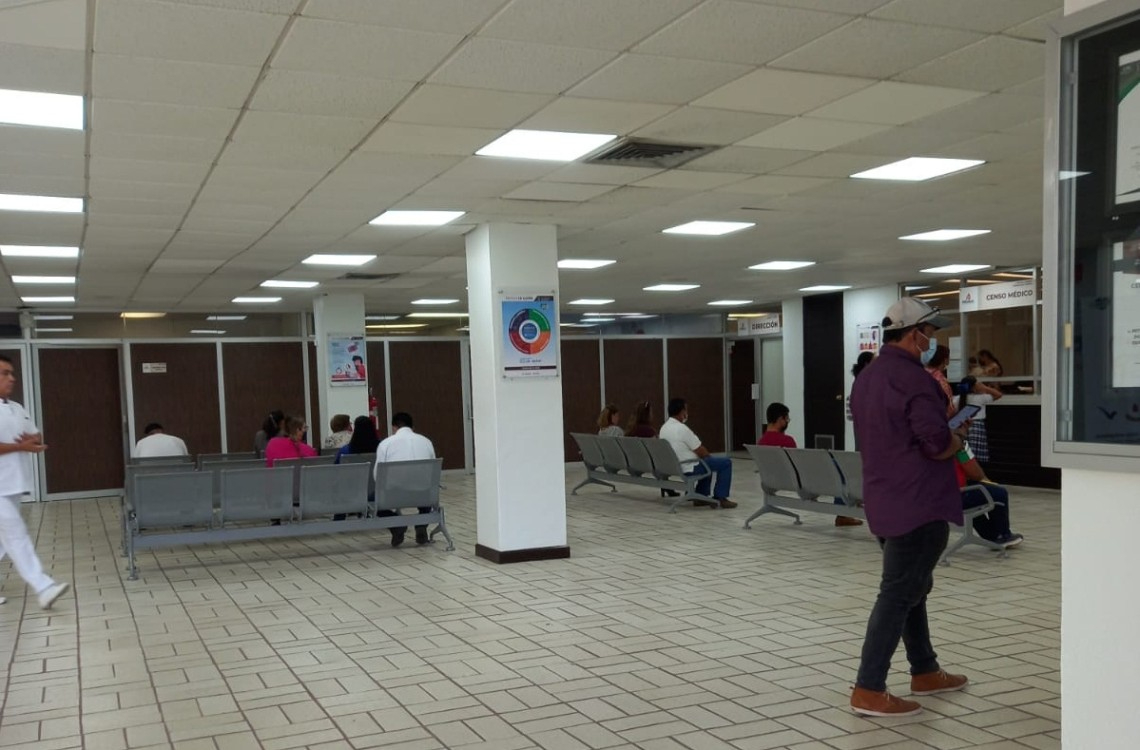 Jubilados de Pemex denuncian colapso del hospital en Ciudad del Carmen Jubilados de Pemex denuncian colapso del hospital en Ciudad del Carmen