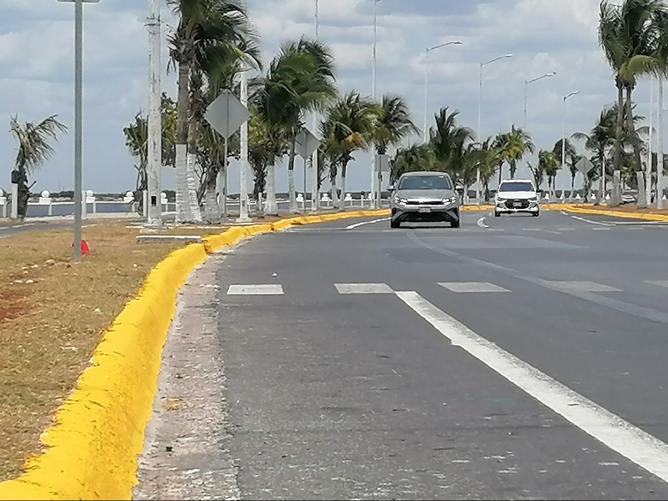 Usuarios critican que no se ofrecieron alternativas de estacionamiento y que las decisiones se toman sin considerar a quienes usan esa zona a diario. Usuarios critican que no se ofrecieron alternativas de estacionamiento y que las decisiones se toman sin considerar a quienes usan esa zona a diario.