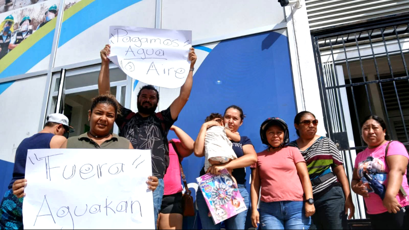 Vecinos de Villamar I y Las Palmas II en Playa del Carmen cumplen un mes sin agua