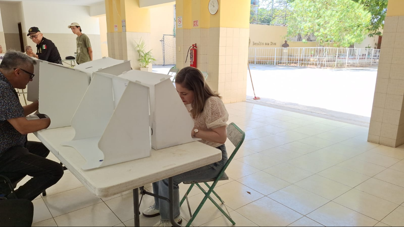 La Magistrada Presidenta votó en el Centro de Mérida La Magistrada Presidenta votó en el Centro de Mérida