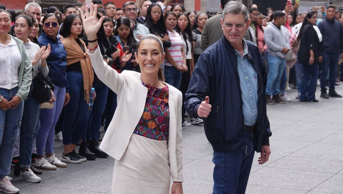 La presidenta Claudia Sheinbaum salió de Palacio Nacional acompañada de su esposo, Jesús María Tarriba La presidenta Claudia Sheinbaum salió de Palacio Nacional acompañada de su esposo, Jesús María Tarriba