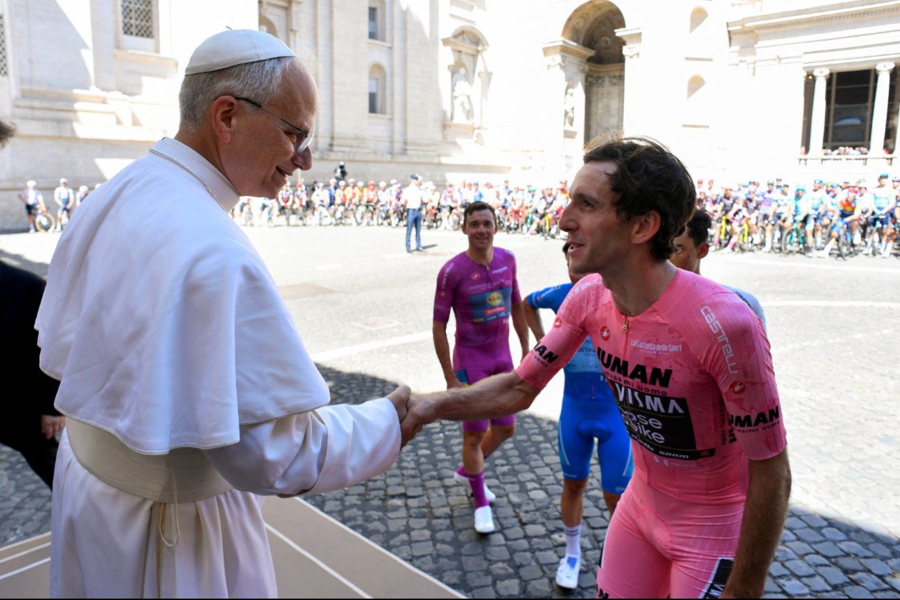 Los participantes del Giro de Italia ante el papa León XIV Los participantes del Giro de Italia ante el papa León XIV